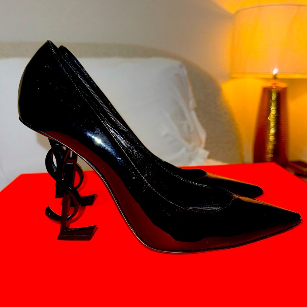 Stiletto YSL black